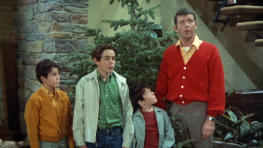 Watch The Brady Bunch Season 1 Episode 12 The Voice of Christmas