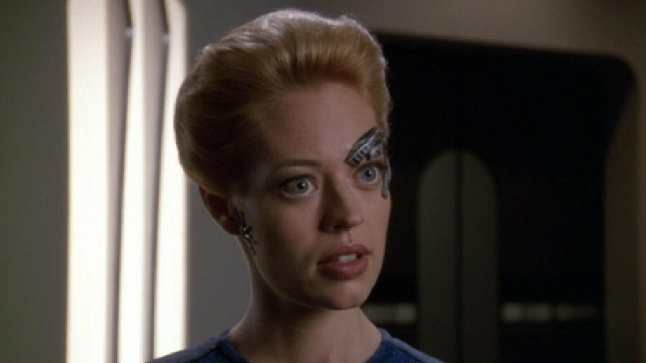 Watch Star Trek: Voyager Season 5 Episode 4: Star Trek: Voyager - In ...