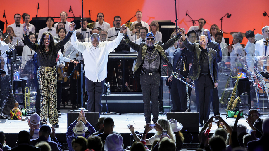 Watch A Grammy® Salute To Earth, Wind & Fire Live The 21st Night Of