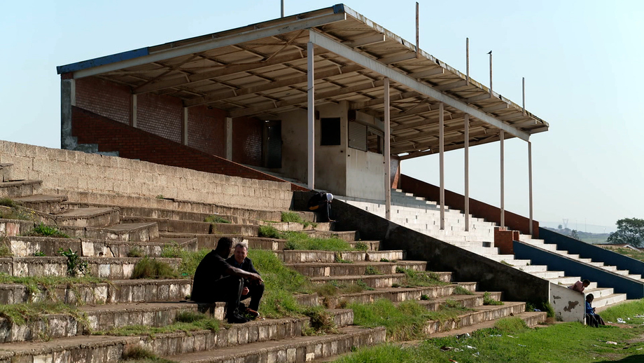 Watch 60 Minutes Overtime Siya Kolisi visits his first rugby field