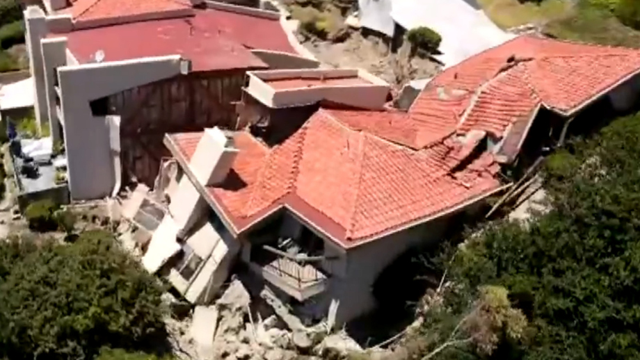 Watch CBS Evening News Homes destroyed in California landslide Full